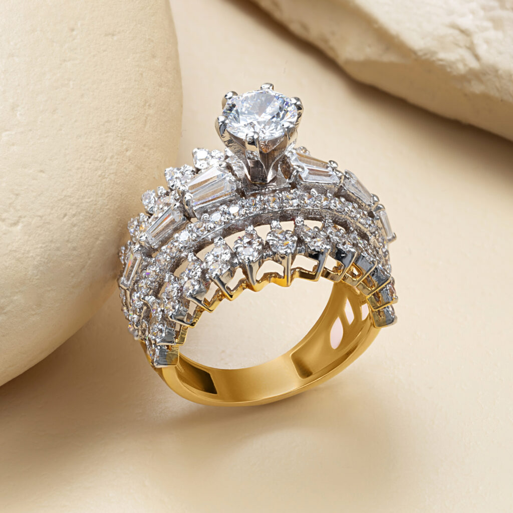 Fine gold zircon ring by Hibaat