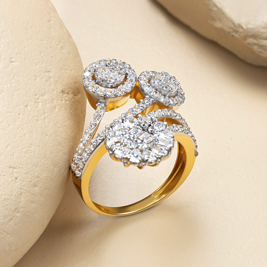 Fine gold zircon ring by Hibaat