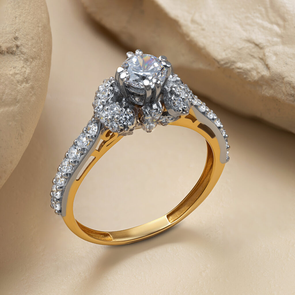 Fine gold ring by Hibaat