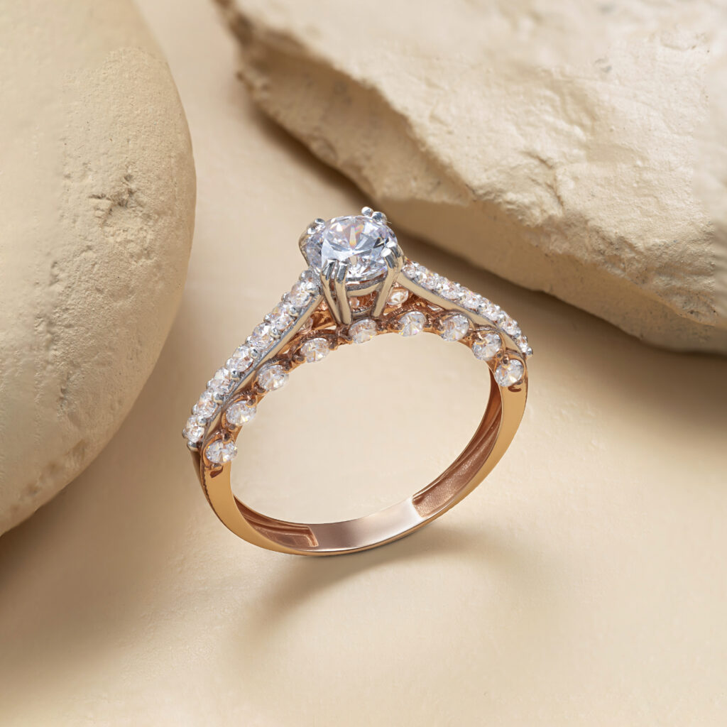 Fine gold ring by Hibaat