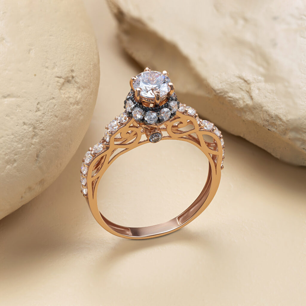 Fine gold ring by Hibaat