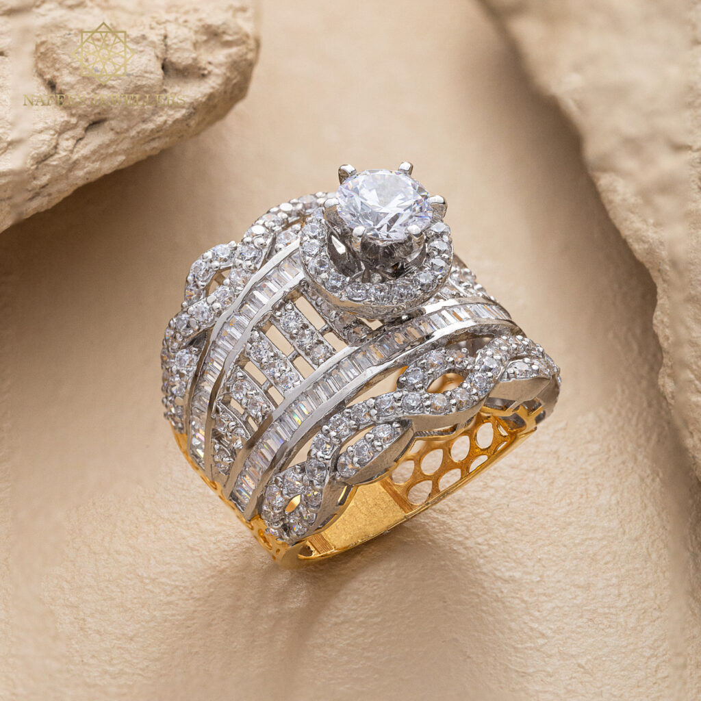 Fine gold zircon ring by Hibaat