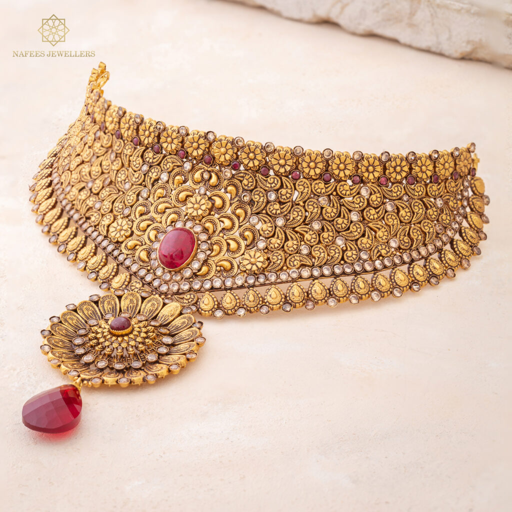 Fine gold ruby necklace by Hibaat