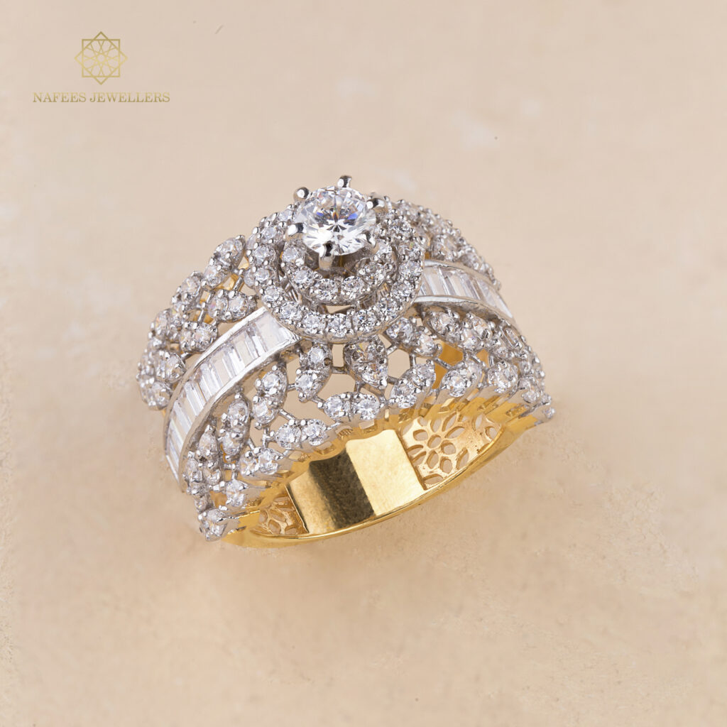 Fine gold ring by Hibaat
